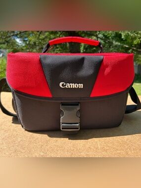 Canon Camera Bag Red Black Carry Travel Buckle Shoulder Strap Padded NWOT